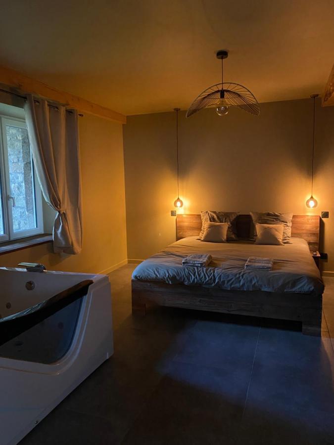 Superbe Appartement Avec Jacuzzi Et Jardin Prive Marlhes Ngoại thất bức ảnh
